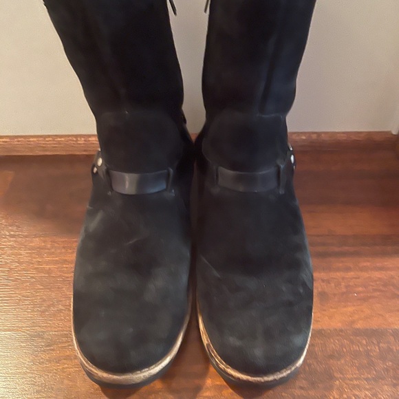 UGG Endell Suede Harness Boot - Picture 7 of 8